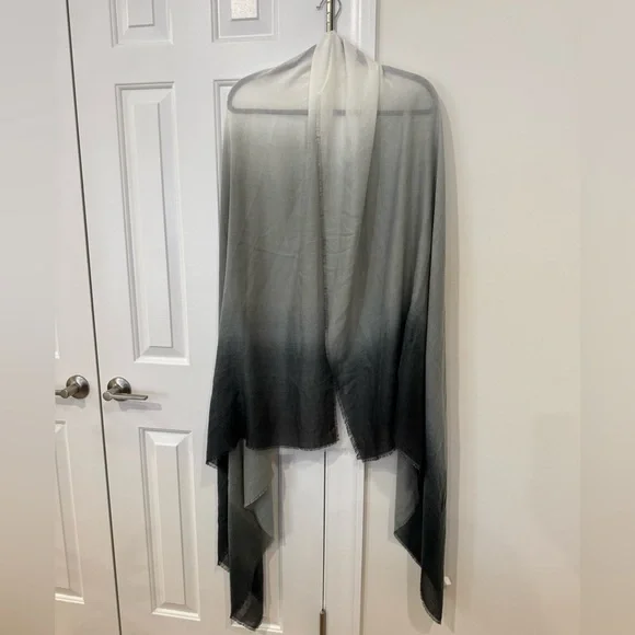 Cushnie Carly Ombré Scarf / Shawl / Coverup - Picture 3 of 11